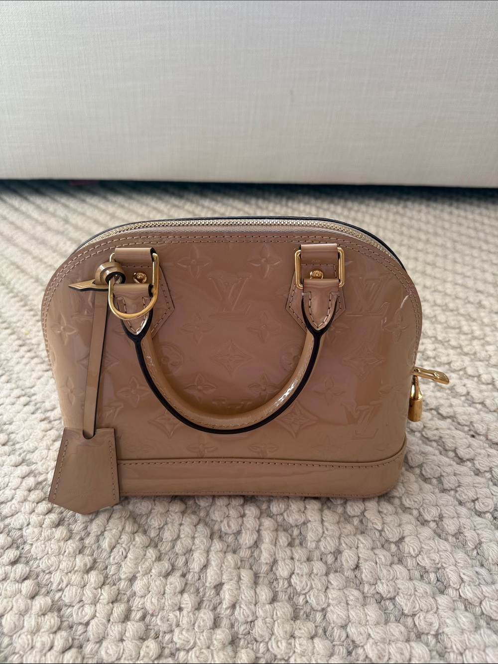 Louis Vuitton Nude Patent Vernis Alma BB Top Handle Bag - Picture 2 of 7